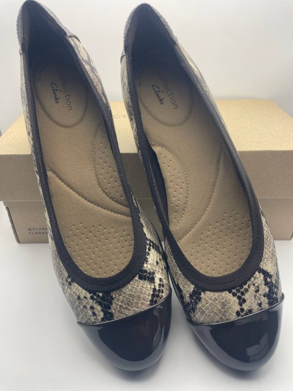 NWB Clarks Sara Orchid Taupe Snake Ballet Flats - Sophisticated & Classic Comfor